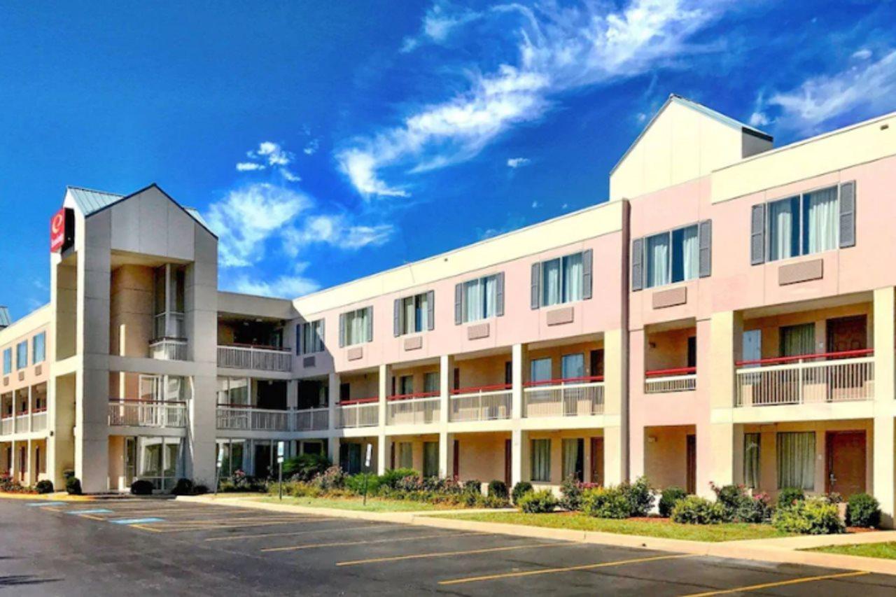 Econo Lodge Willowbrook Esterno foto