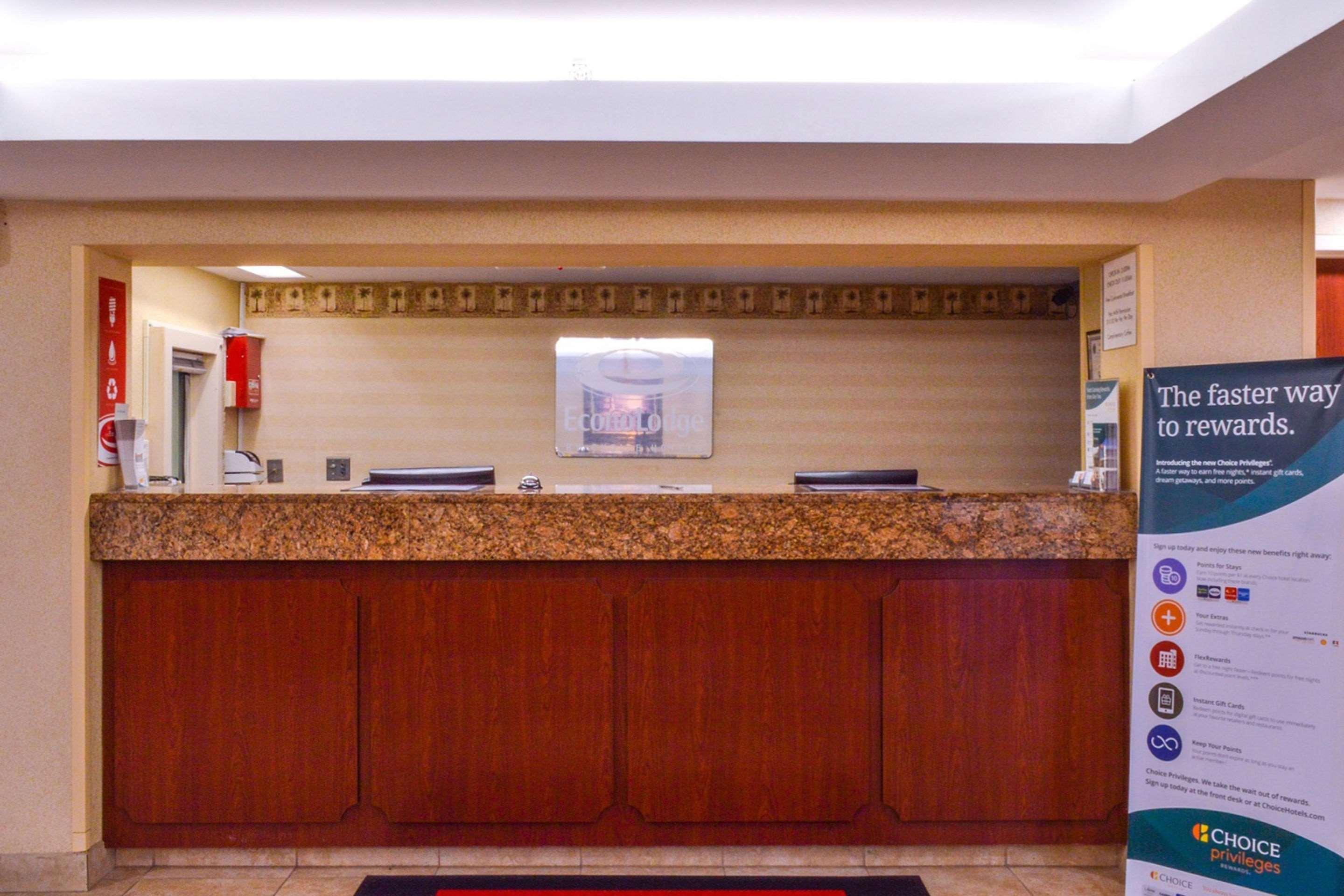 Econo Lodge Willowbrook Esterno foto